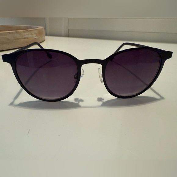 Tahari Black and Grey Purple Sunglasses - Picture 1 of 5